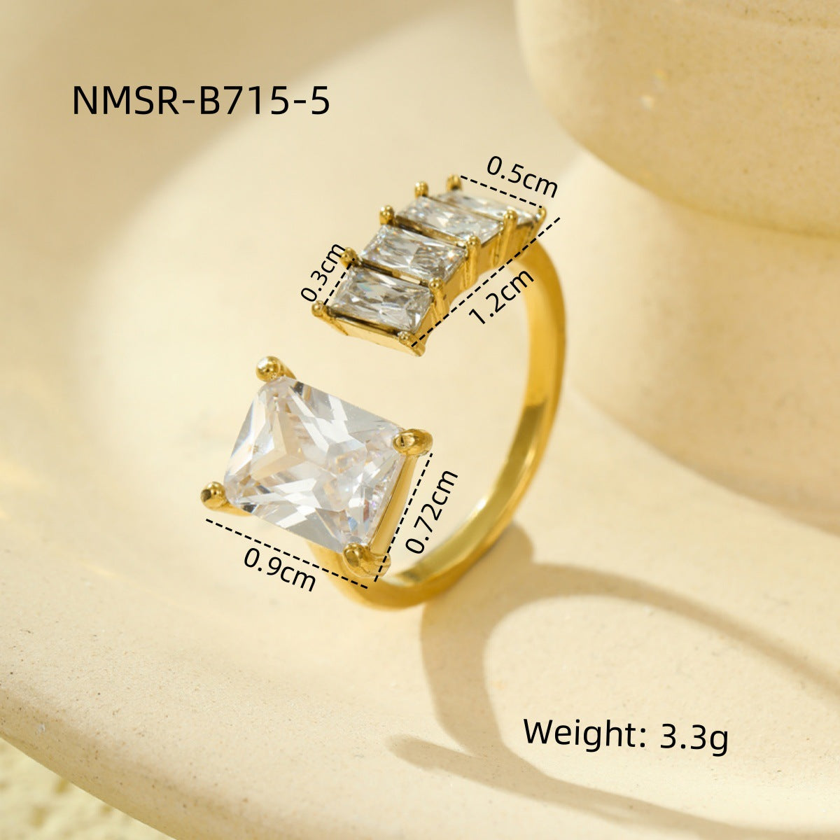 Anillo Abierto Lujoso Minimalista de Acero de Titanio con Incrustaciones de Circonita Cuadrada y Diseño de Corazón para Mujer
