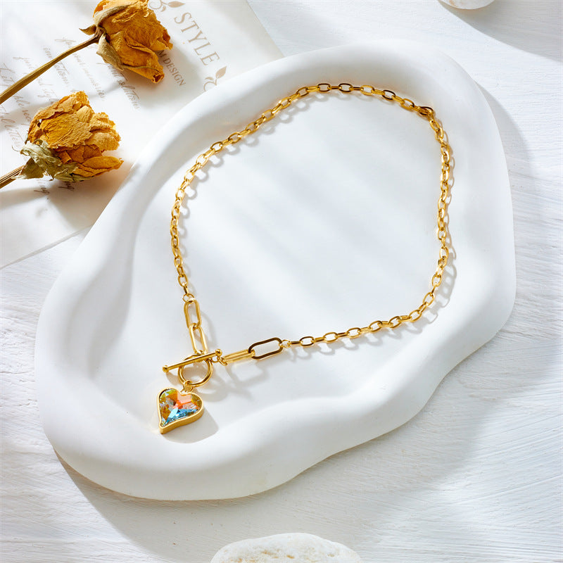 Collana con ciondolo a cuore in cristallo iridescente sfaccettato ispirato al vintage con catena a serpente in acciaio inossidabile da donna
