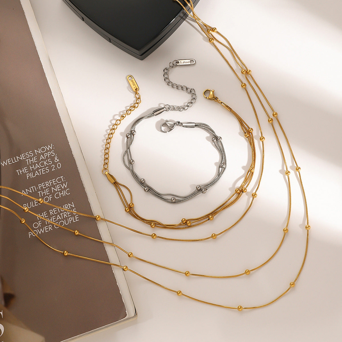 Collana geometrica multistrato di perline alla moda in acciaio al titanio placcato 18K per donna