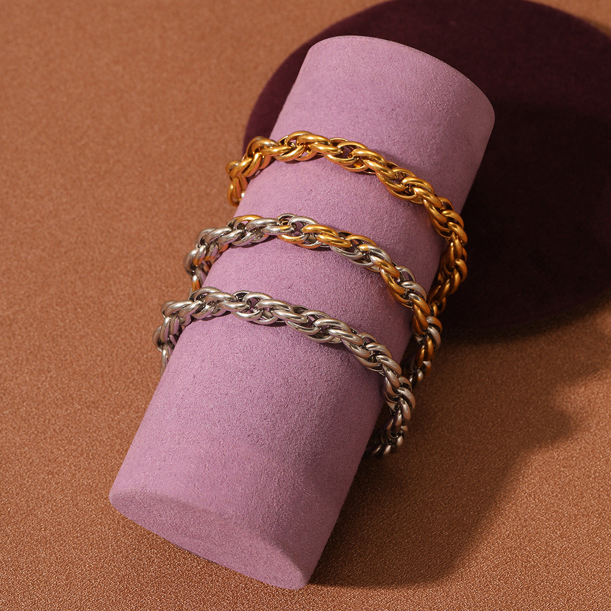 Fashionable Geometric Stainless Steel Bracelet with 18K Gold Plating for Women
