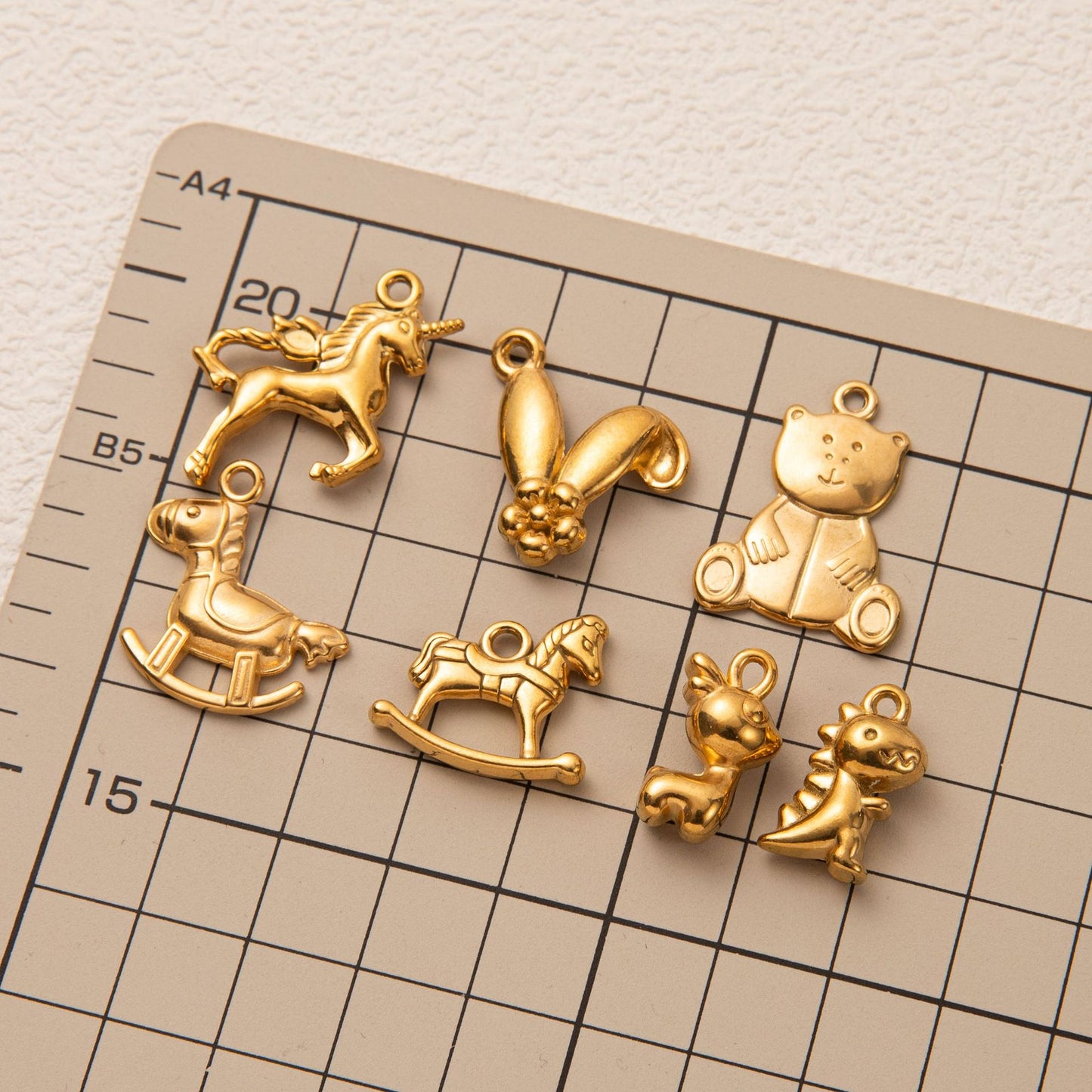 Vintage 18K Gold Plated Stainless Steel Animal Pendant Charm Bar with Ball Chain