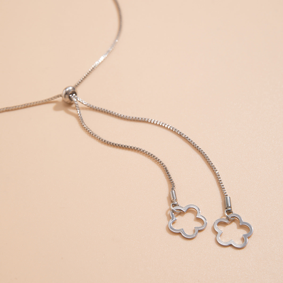 Minimalist Pull-Adjustable Star and Floral Pendant Necklace in Alloy with Plated Finish on Thin Chain for Women