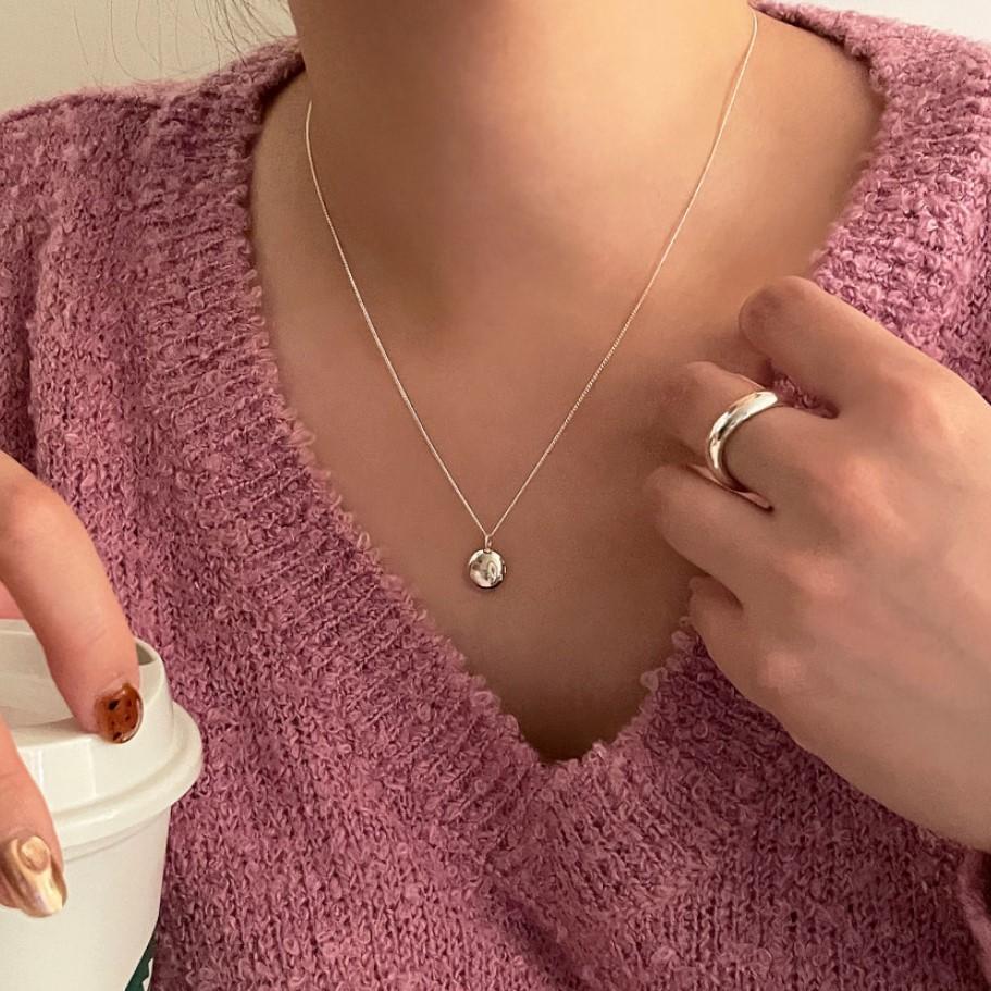 Collana Pendente Chiave Geometrica Minimalista in Argento Sterling 925 con Linee Pulite e Finitura Delicata