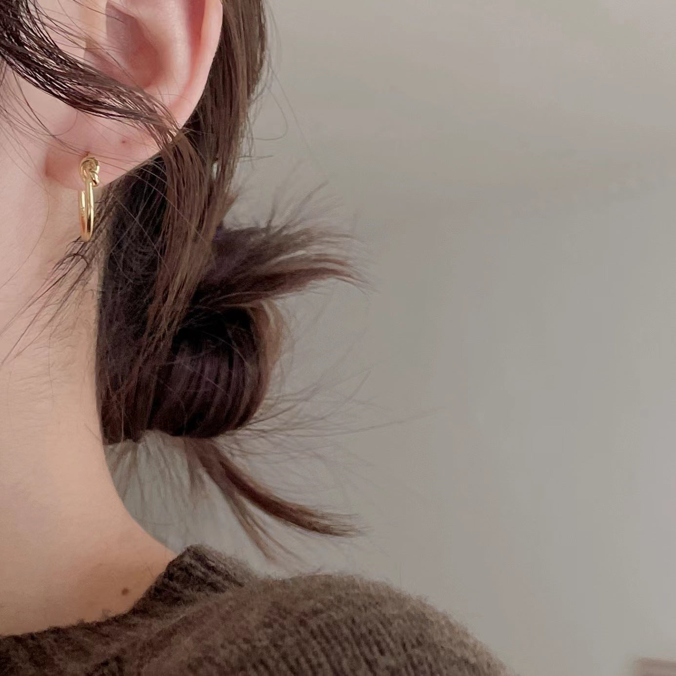 Pendientes de Aro de Plata de Ley 925 con Nudo Geométrico Minimalista