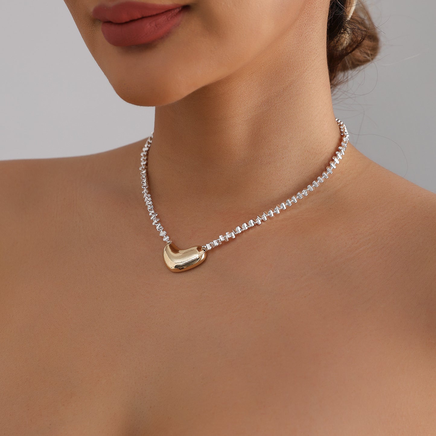 Vintage Two-Tone Alloy Heart Geometric Beaded Necklace for Women