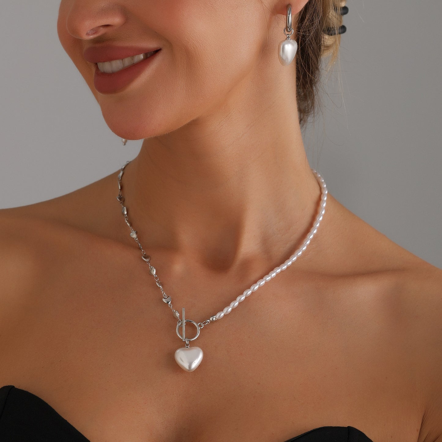 Fashionable Heart-Shaped Alloy Pendant Necklace with Plated Finish for Women Clavicle Chain Set