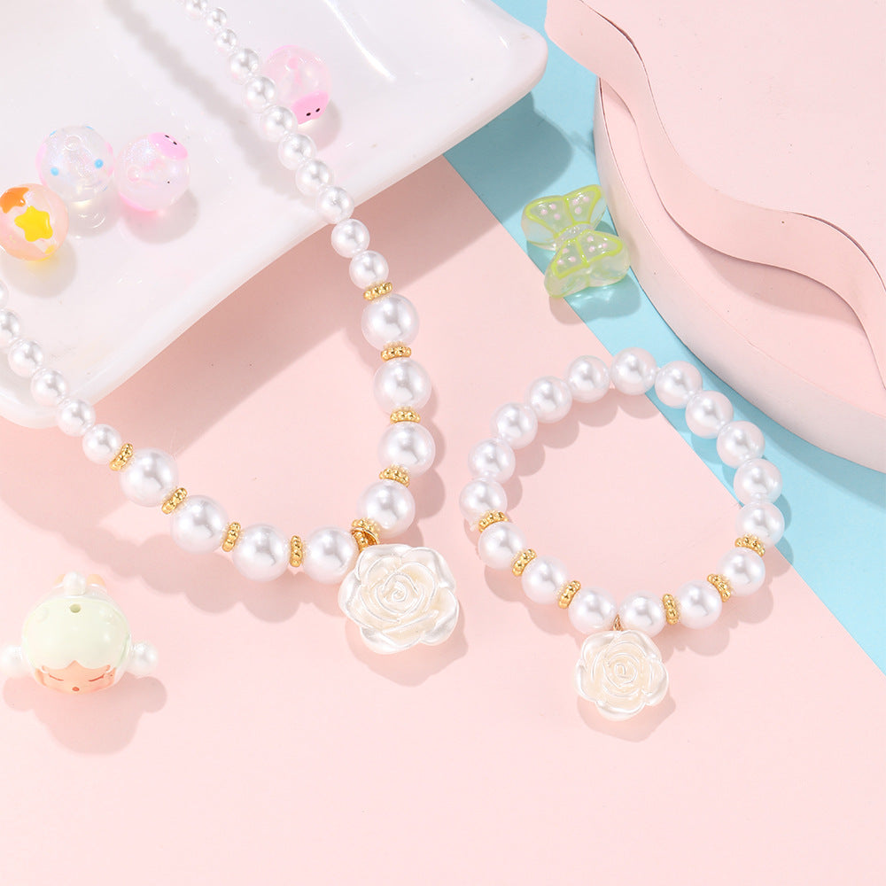 Completo collana Sweet Floral Camellia Pearl per bambine con ciondolo in acrilico e catena di perle