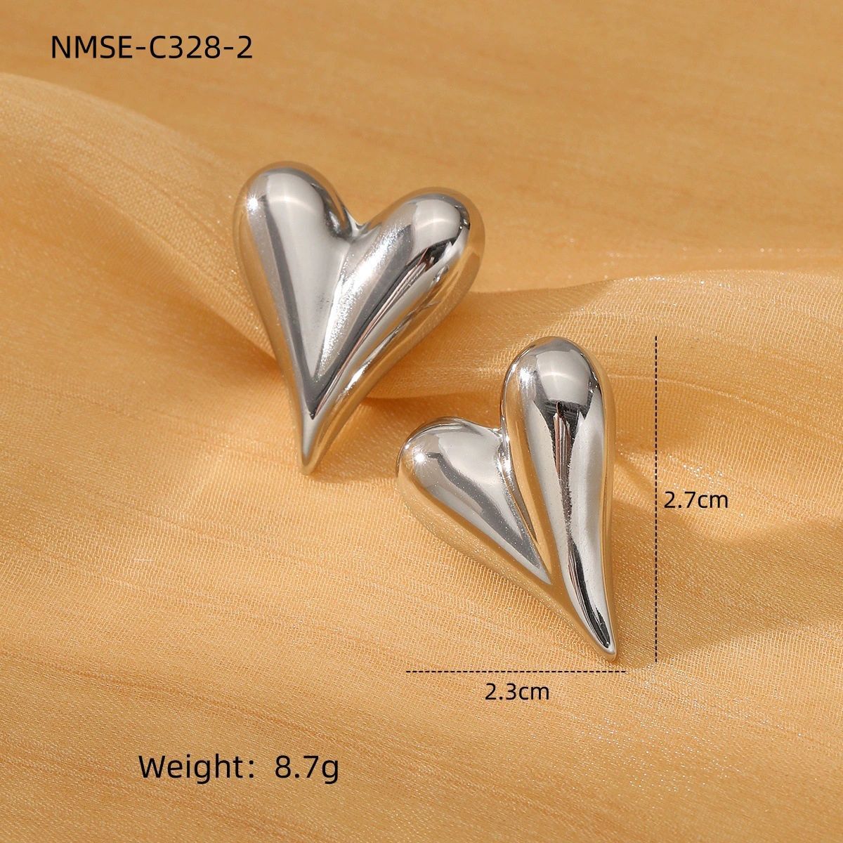 Orecchini a perno da donna in acciaio inossidabile a forma di cuore, minimalisti ed eleganti, con finitura placcata