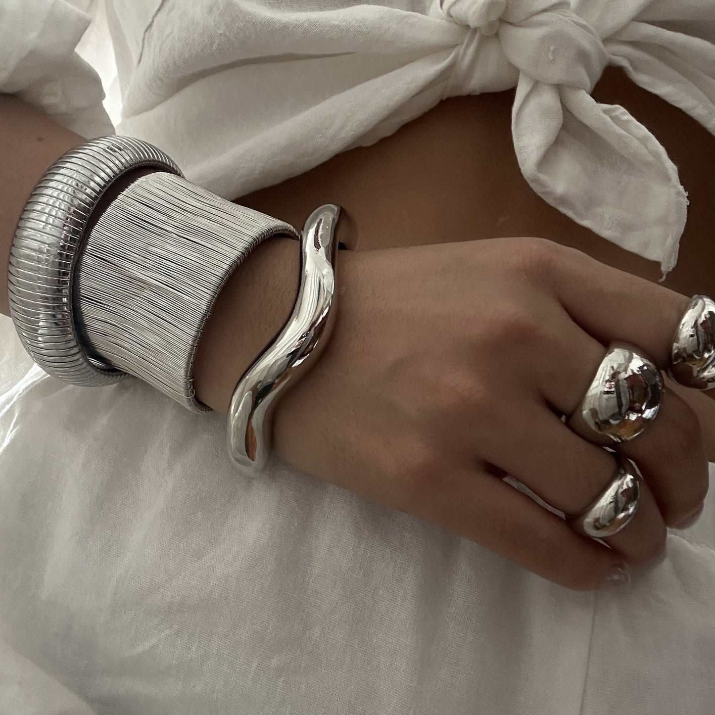 Bracciale da donna in lega traforata placcata alla moda