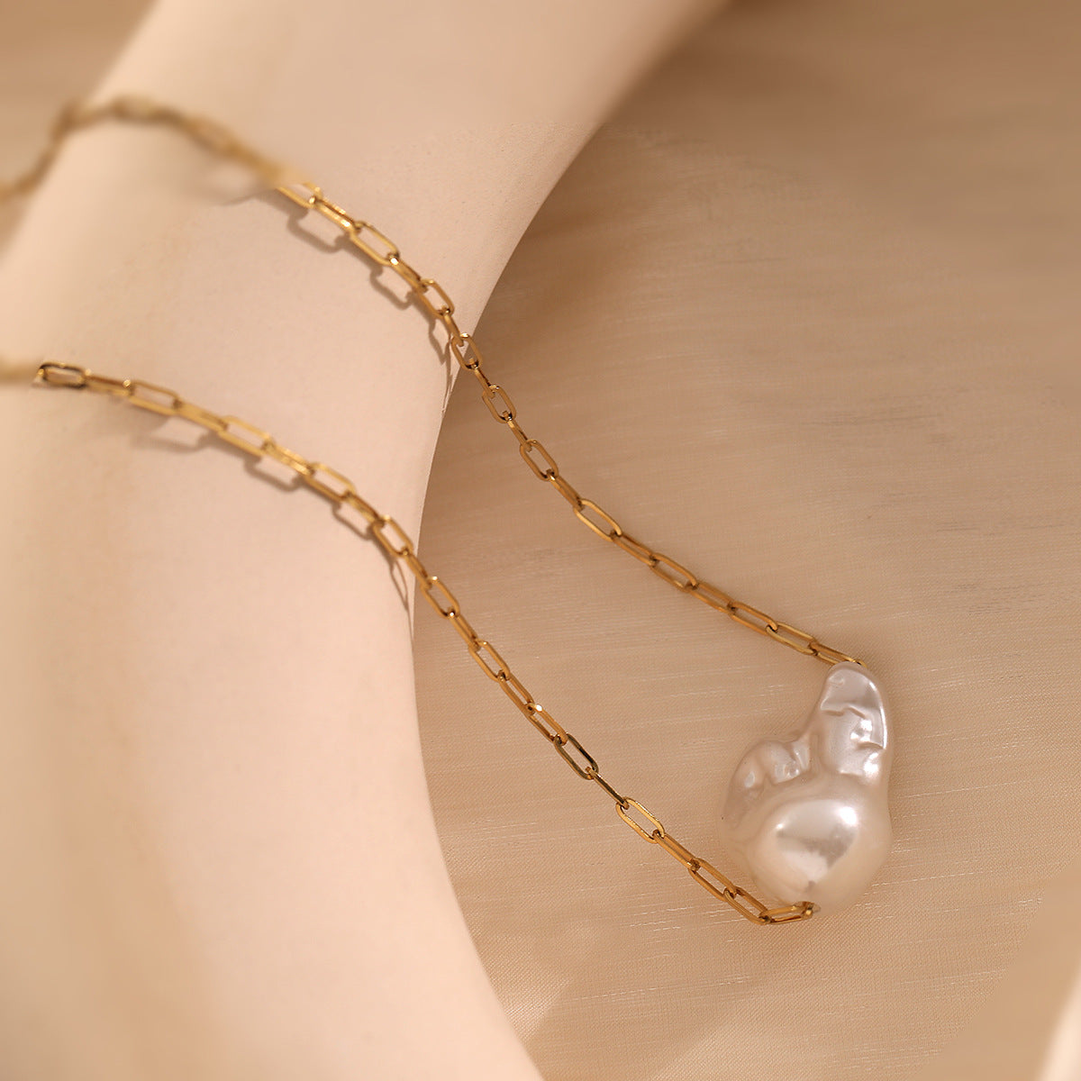 Baroque Pearl Stainless Steel Necklace for Women with Geometric Pendant and Irregular Design