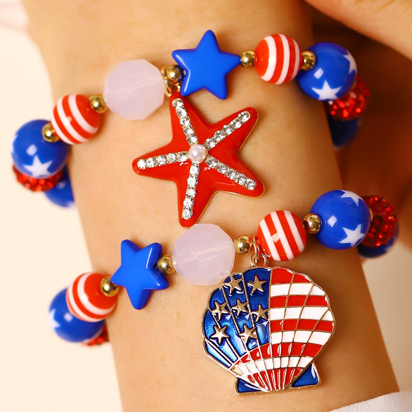 Set di bracciale e orecchini da donna placcati in lega di zinco, con motivo a stelle della bandiera americana