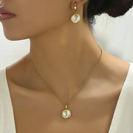 Set di Collana e Orecchini da Donna con Fiore di Rosa, Perla e Madreperla, Base in Rame e Incassatura Micro-Pave