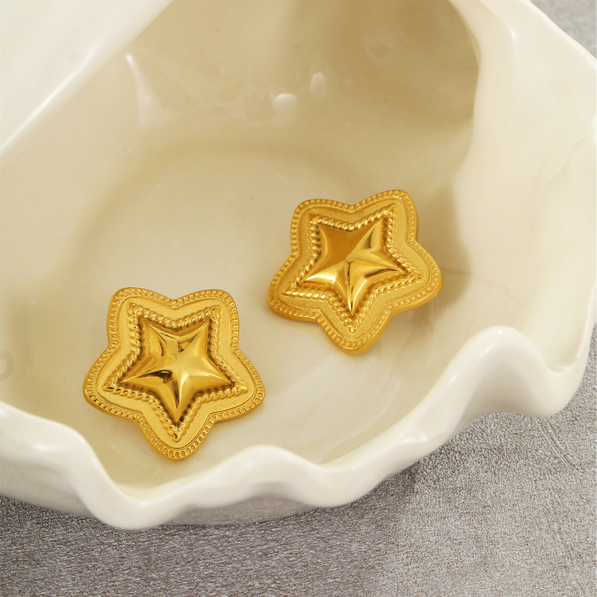 Minimalist Star-Shaped Titanium Steel Earrings with Gold Plating for Women, Fashionable Office Wear Style
