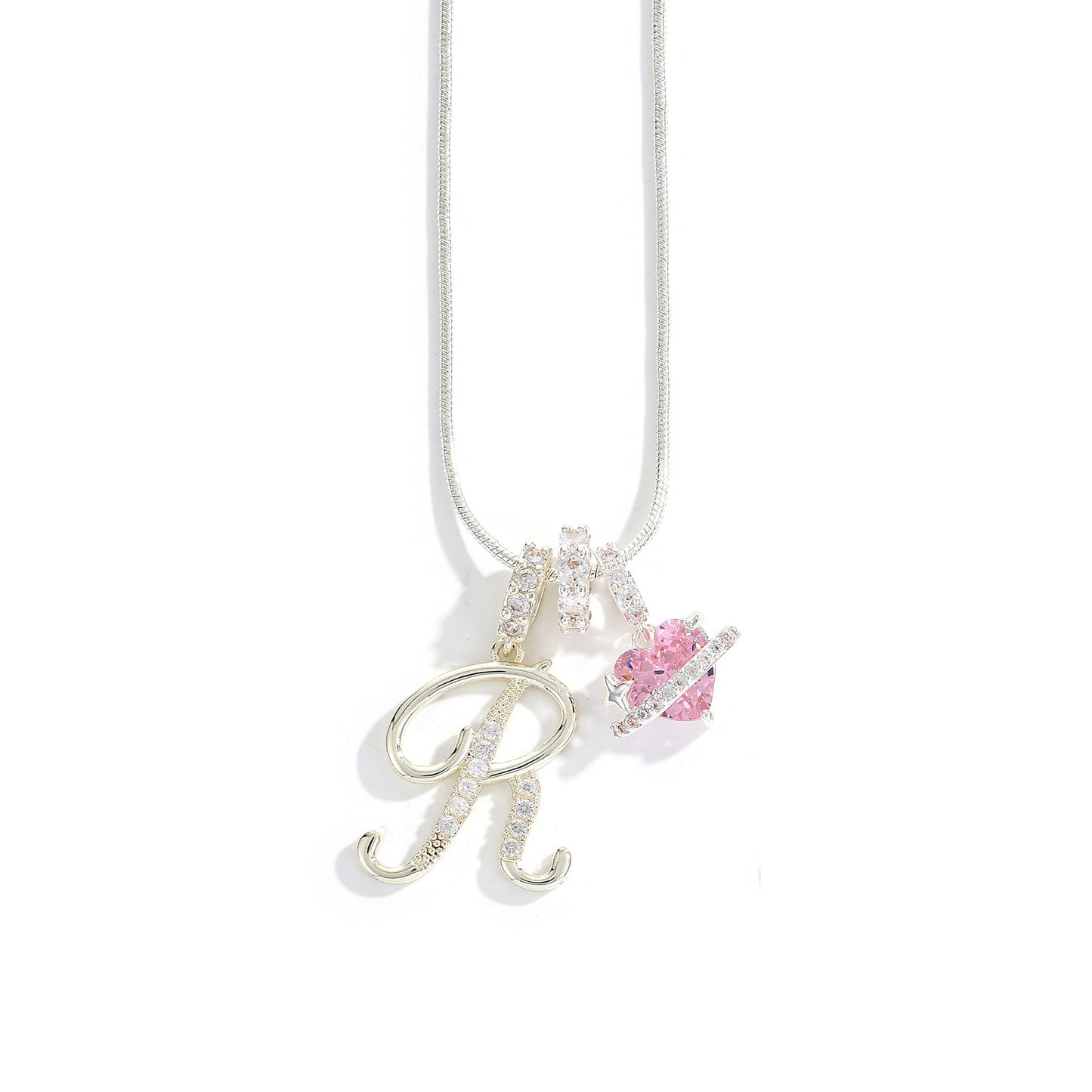 Collana con ciondolo a lettera minimalista in rame con intarsio di zirconi dal design geometrico per donna