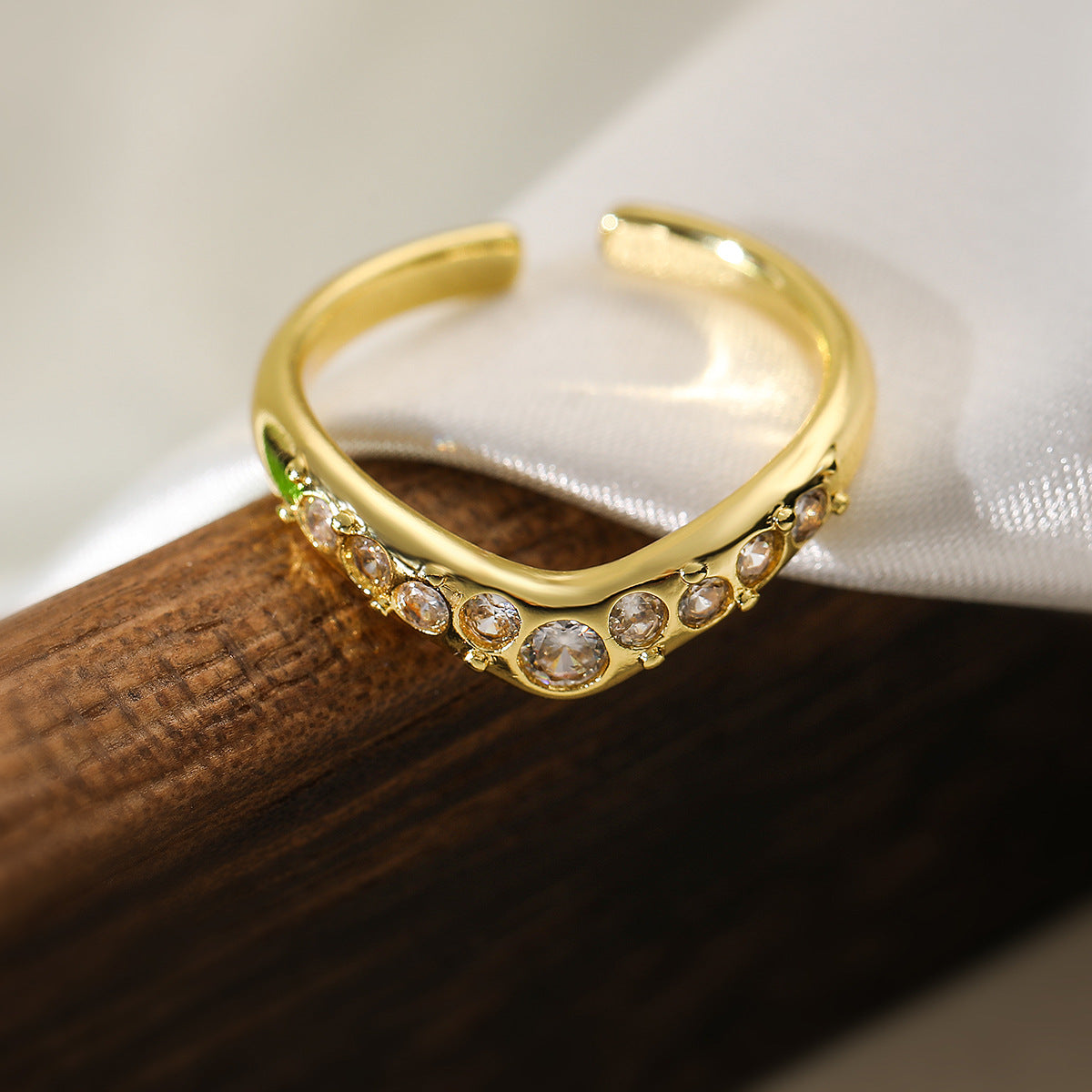 Minimalist Geometric Copper Ring with 18K Gold Plating and Zircon Inlay for Women