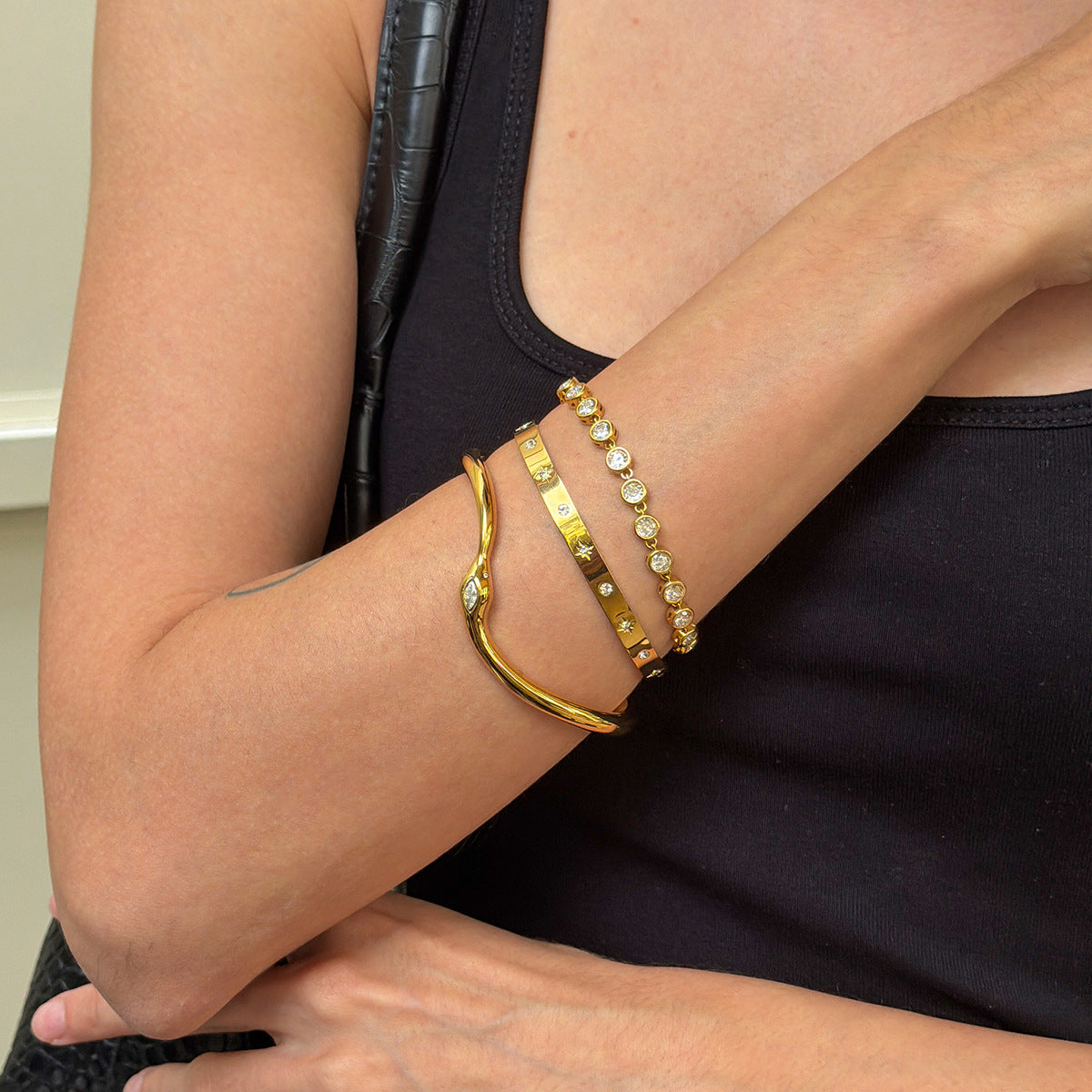 Fashion 18K Gold Plated Stainless Steel Rhinestone Inlaid Geometric Snake Chain Open Cuff Bracelet