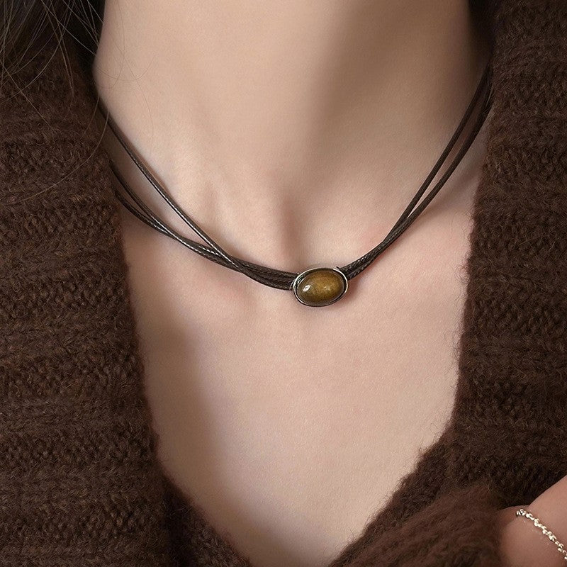 Collana pendente occhio di tigre in stile retrò con design geometrico da donna, catena a maglie color oro, accessorio minimalista di lusso