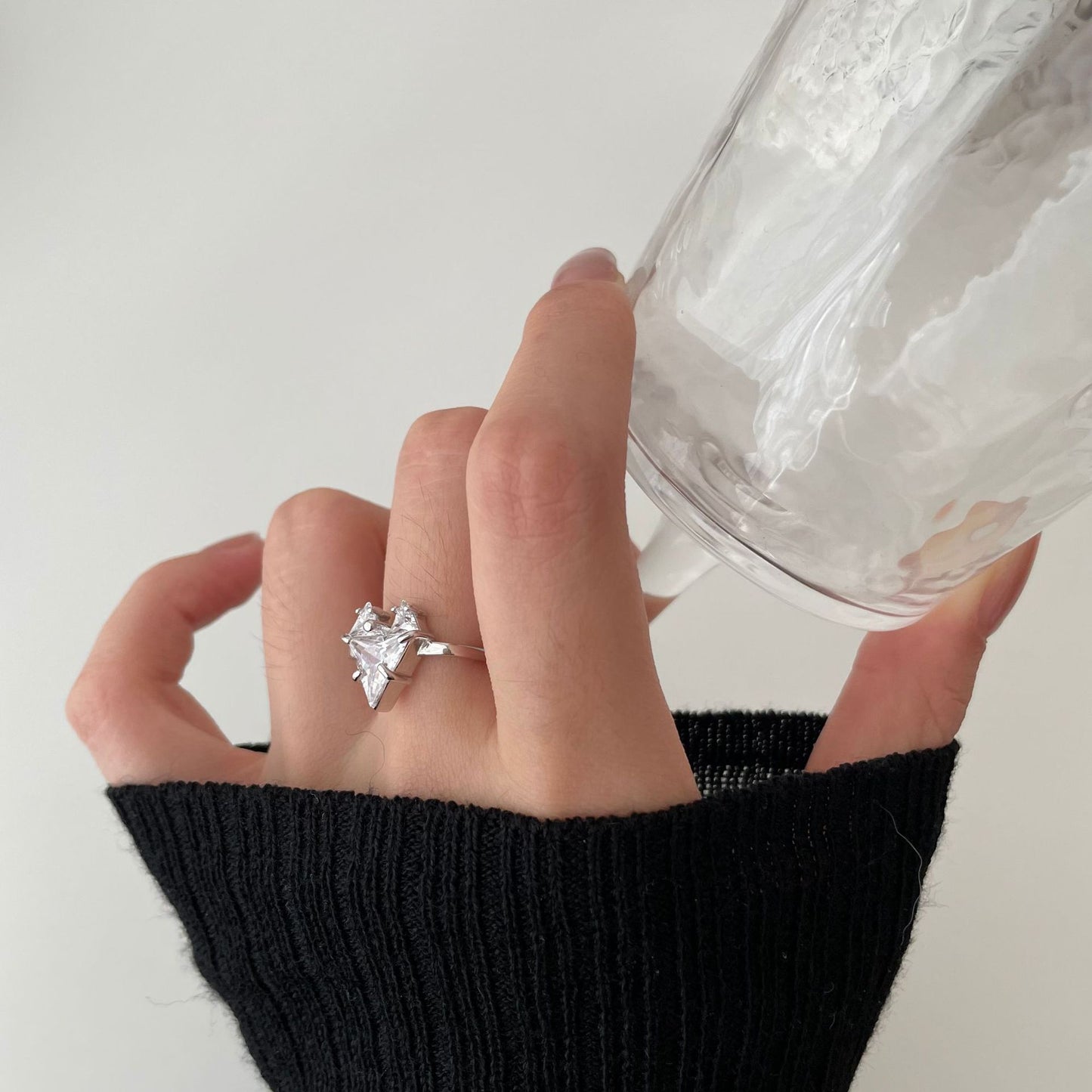 Minimalist Geometric Heart-Shaped 925 Sterling Silver Ring for Women with Clean Aesthetic