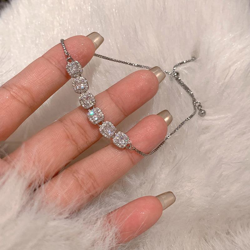 Fashionable Adjustable Square Heart-Shaped Glass Beaded Bracelet with Zircon Inlay for Women, Luxury Minimalist Hand Jewelry