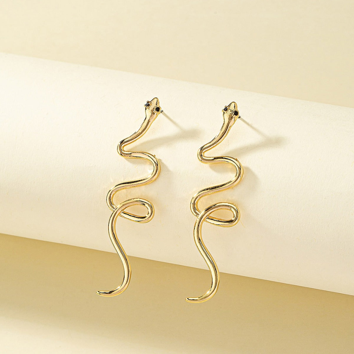 Orecchini a perno da donna a forma di serpente minimalista in lega di zinco con intarsio di strass