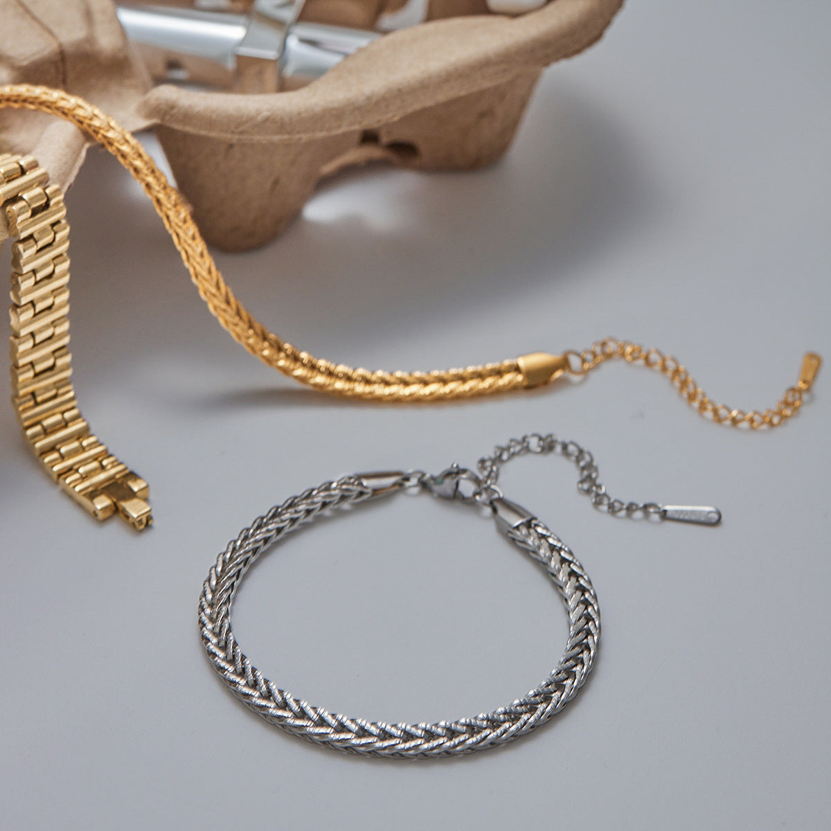 Pulsera de acero inoxidable con baño de oro de 18K para mujer, diseño geométrico de lujo minimalista