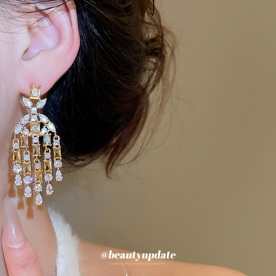 Pendientes colgantes geométricos estilo corte francés con incrustaciones de circonitas y detalles de borlas para mujer
