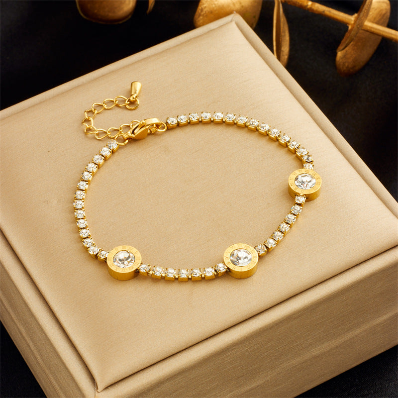 Elegante Pulsera Minimalista de Lujo con Diamantes de Imitación Redondos y Dijes Romanos de Acero Inoxidable para Mujer