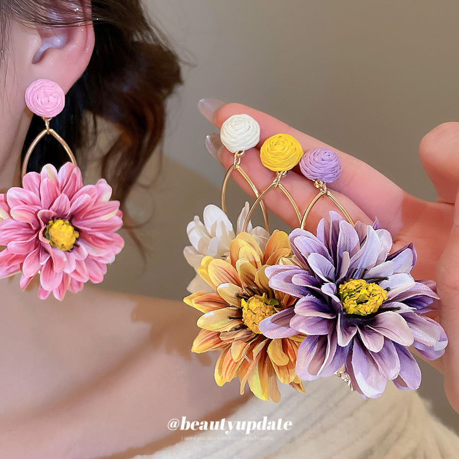 Pendientes de botón florales de tela hechos a mano para mujer con postes de acero, joyería elegante y minimalista
