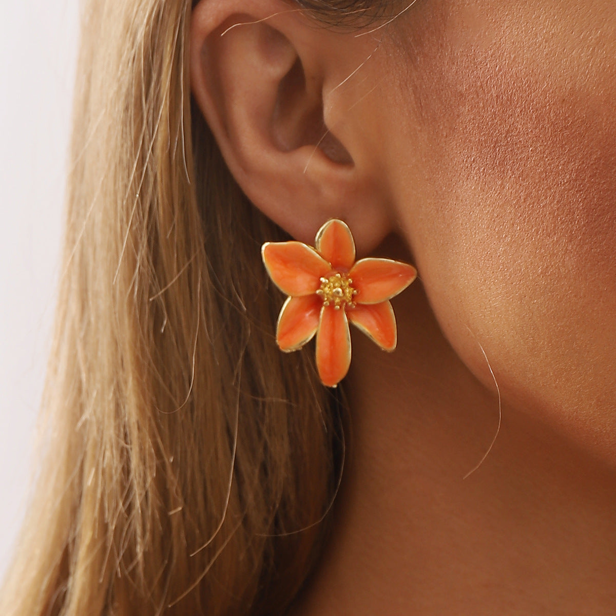 Aretes Minimalistas de Aleación Esmaltados con Diseño Floral y Acabado de Esmalte de Colores para Mujer