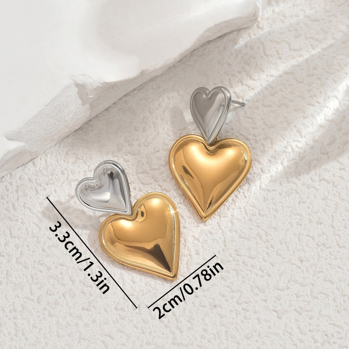 Minimalist Heart-Shaped Zinc Alloy Stud Earrings with Electroplated Finish for Women