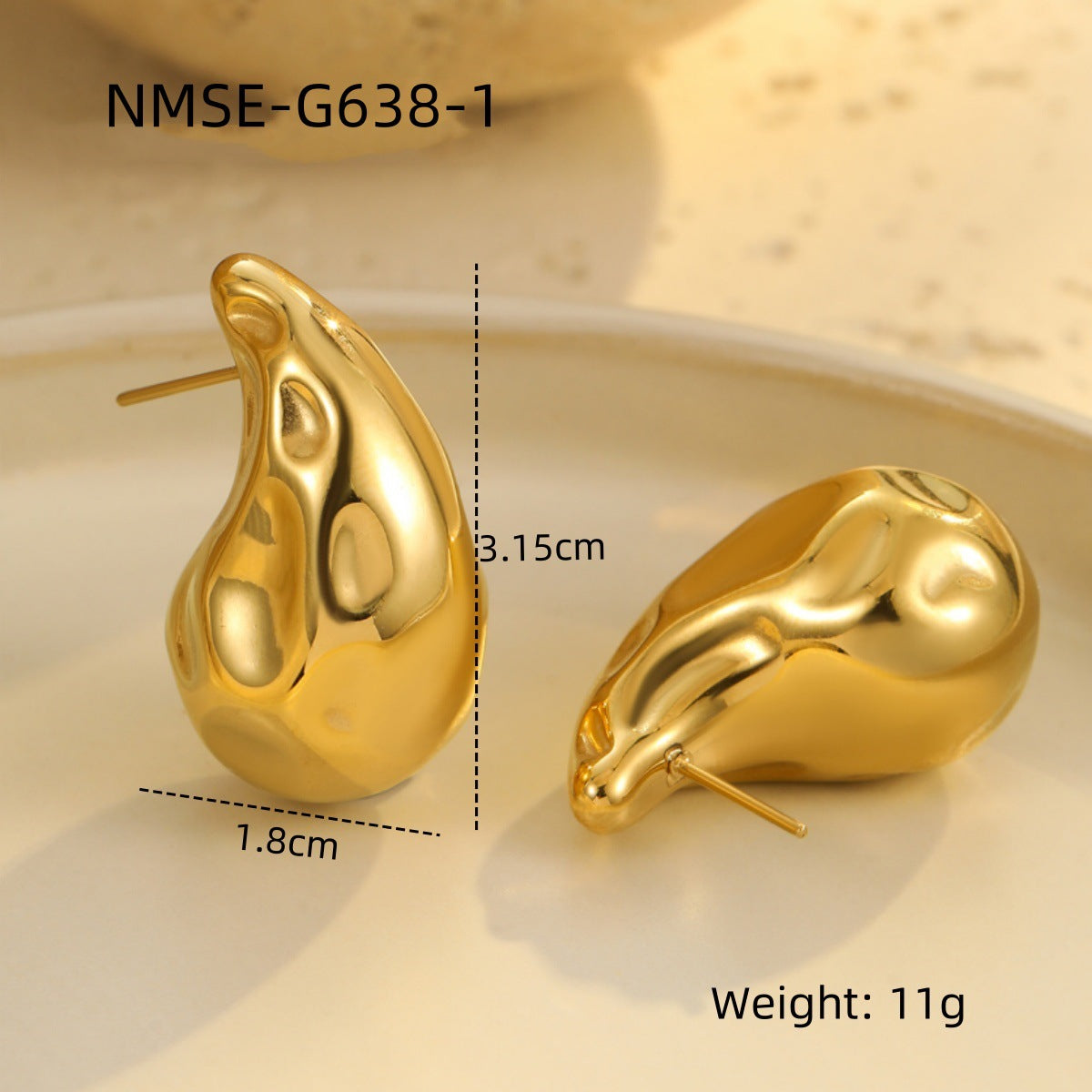 Pendientes de botón de acero inoxidable de estilo vintage con baño de oro de 18 quilates y superficie texturizada en forma de gota de agua