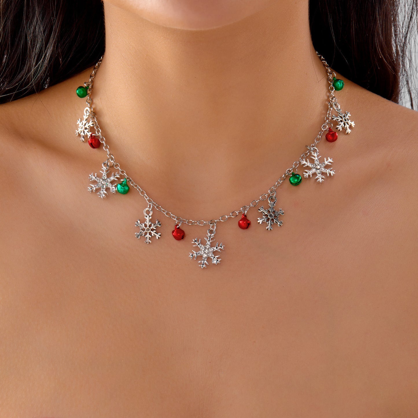 Conjunto de collar y pulsera con colgantes chapados en aleación geométrica con dijes de Papá Noel, copo de nieve y reno