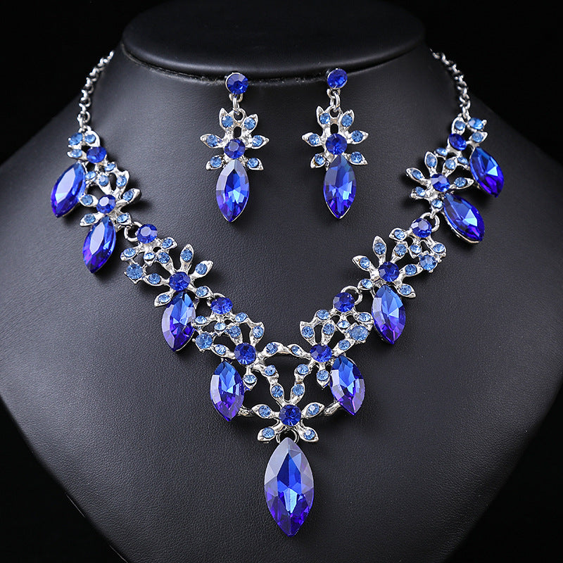 Exaggerated Vintage Women's Alloy Pendant Necklace Set with Rhinestone Accents Tulip Daisy Cactus Leaf and Lotus Flower Motifs on Standard Chain for Formal Occasions