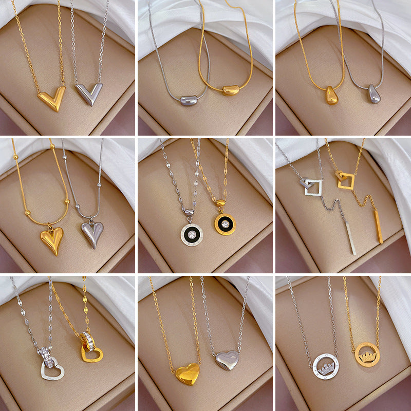 Collana con pendente geometrico minimalista in acciaio al titanio placcato per donna