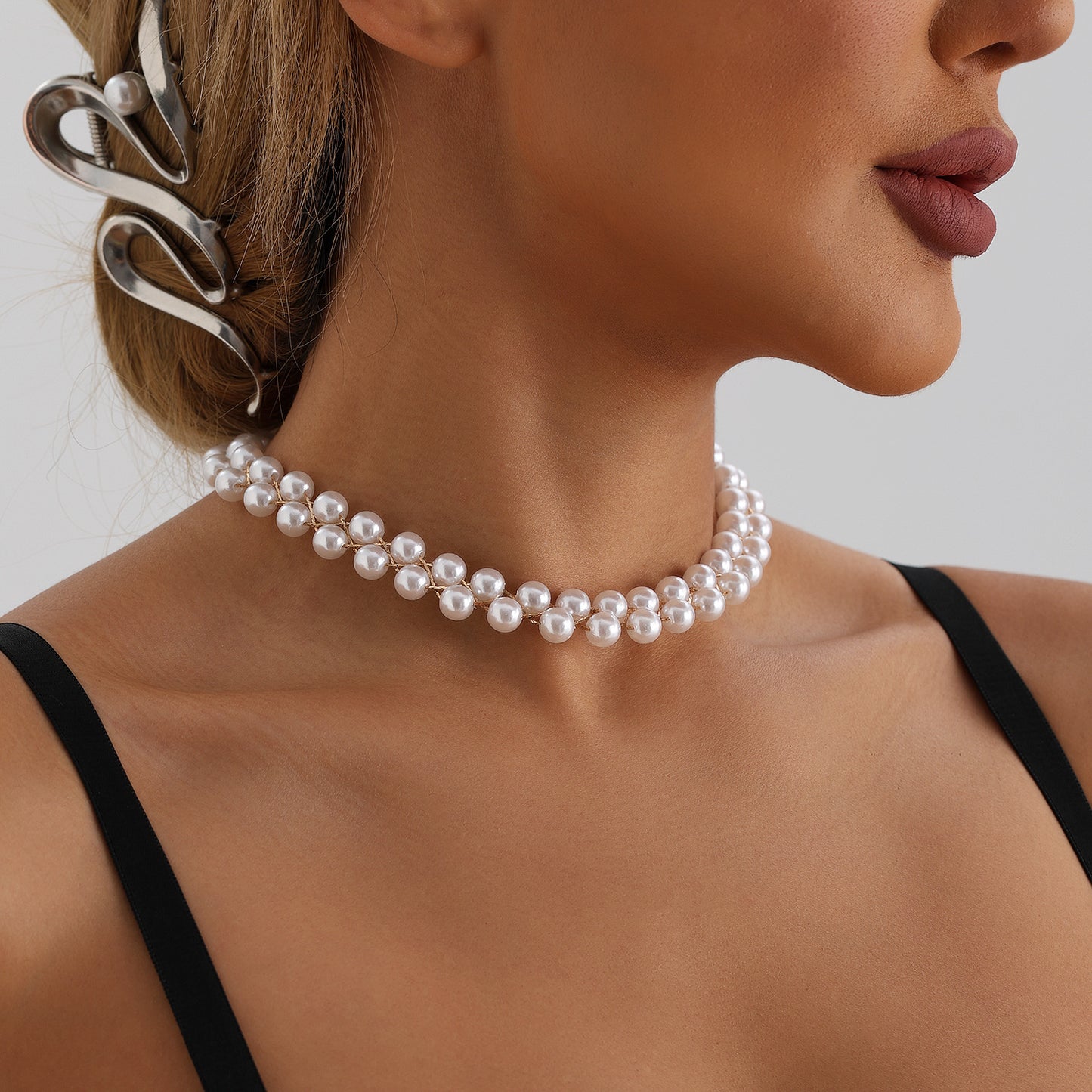 Collar Colgante Minimalista de Perlas Geométricas para Mujer con Acabado Chapado y Diseño de Cadena a la Clavícula