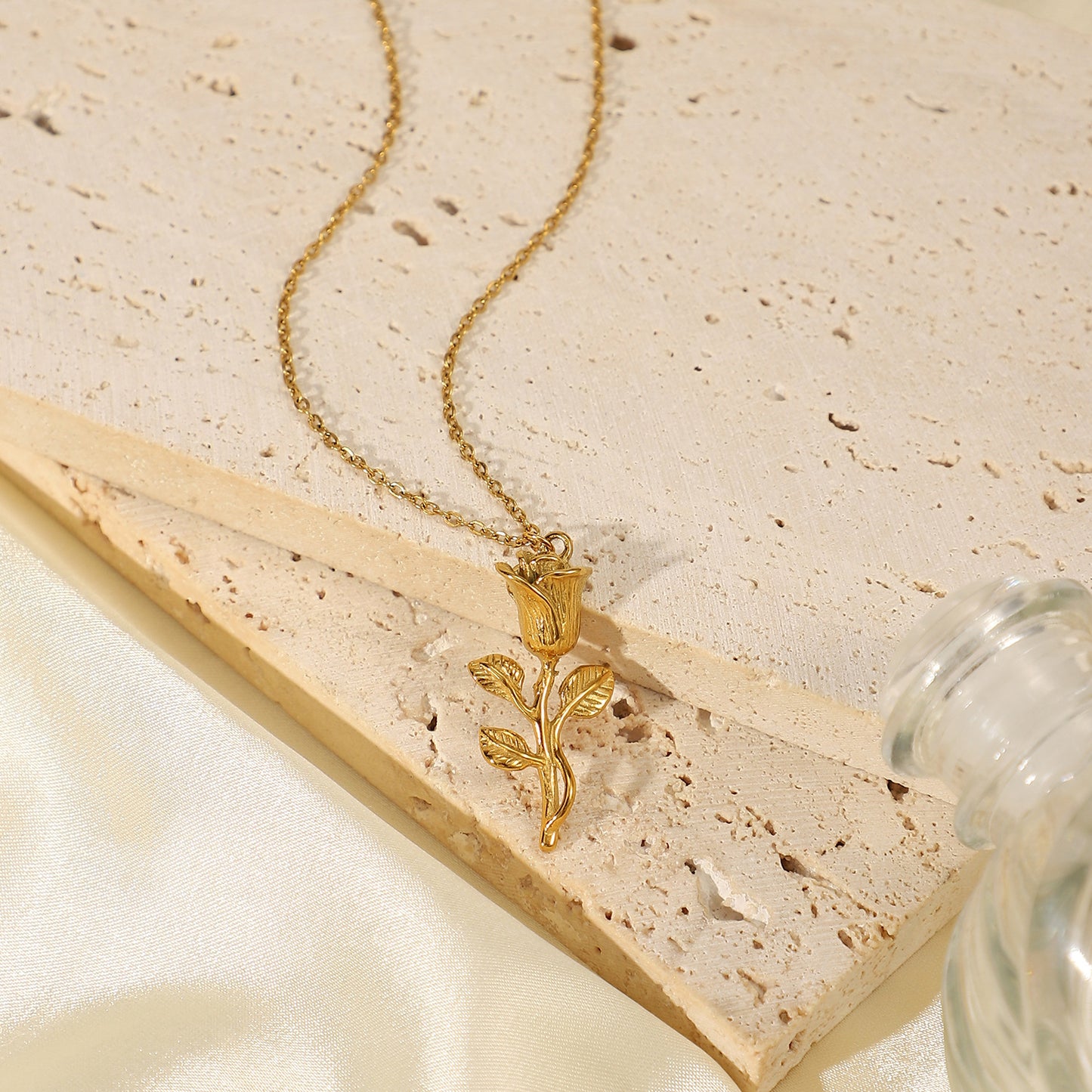 INS Style 18K Gold Plated Stainless Steel Geometric Rose Pendant Necklace for Women Fashion Jewelry Gift