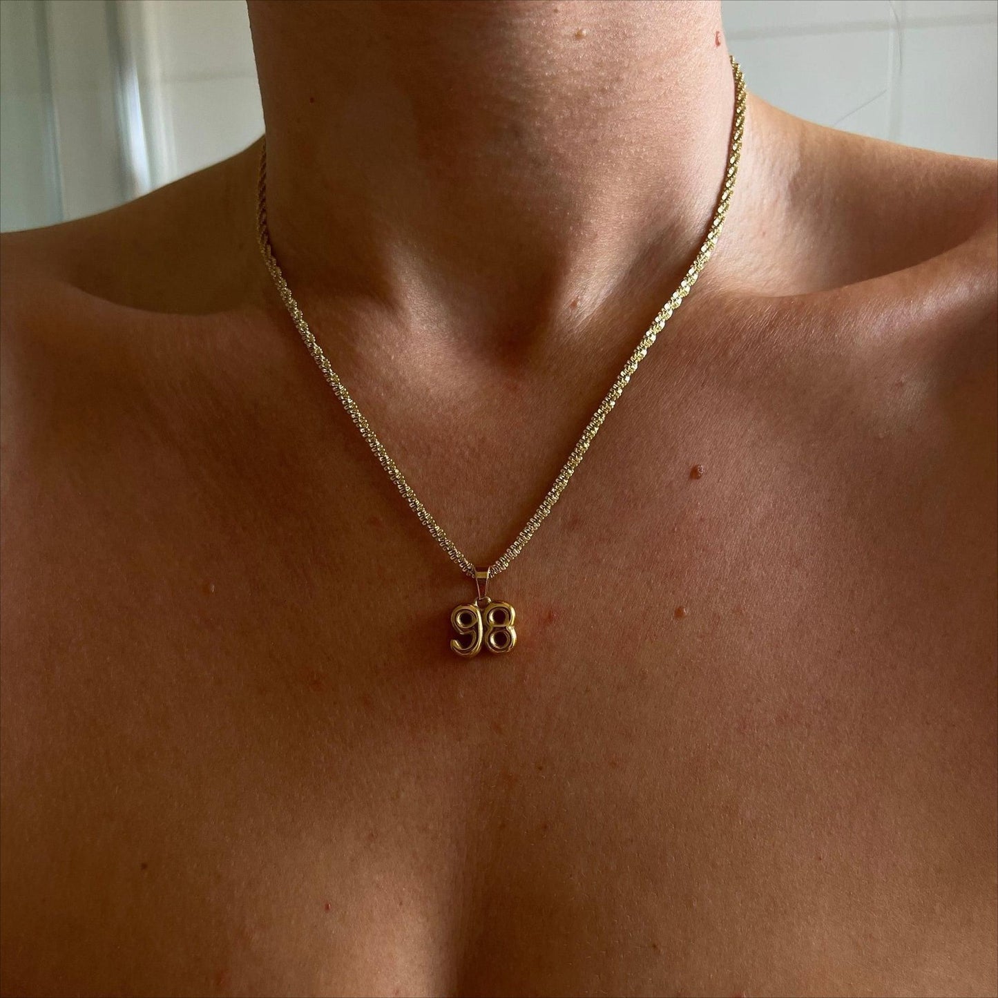 Luxury Business Plated Brass Number Letter Pendant Necklace Rope Figaro Chain Charm Bar for Women