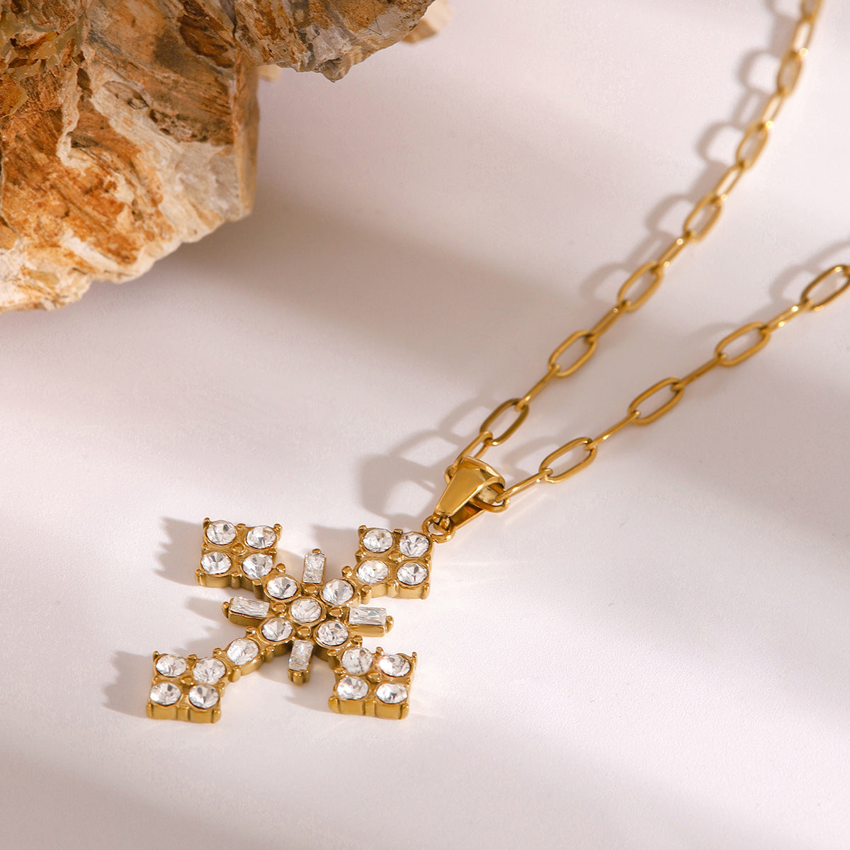 Elegant Geometric Cross Round Cubic Zirconia Inlay Stainless Steel Necklace with Titanium Steel Pendant for Women