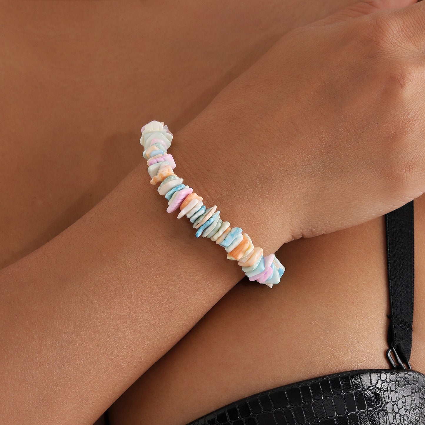 Collar colgante de concha natural irregular minimalista de moda para mujer con acabado chapado y cadena de clavícula