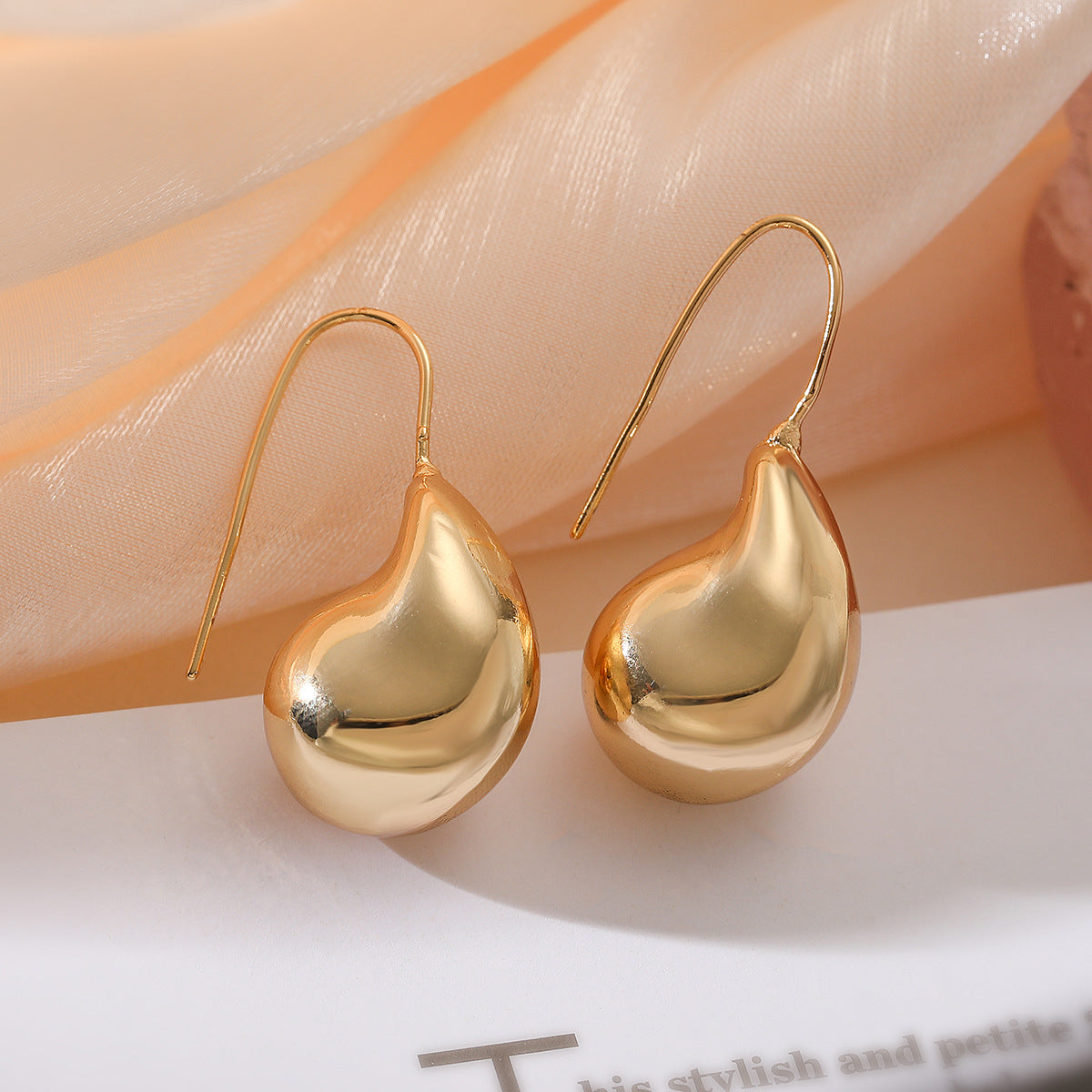 Orecchini a goccia irregolari minimalisti in rame con placcatura in oro vero da donna