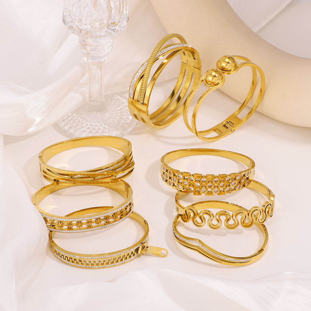 Vintage Geometric Stainless Steel Hollow Bracelet with Rhinestone Inlay and 18K Gold Plating