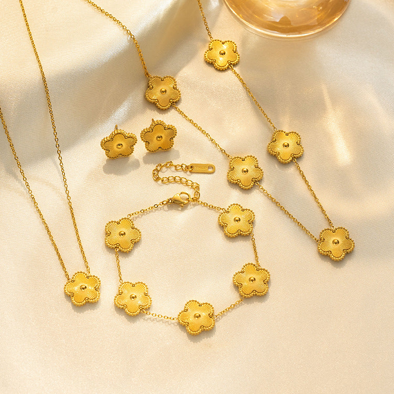 Set di Collane da Donna Minimaliste di Lusso con Cuore e Forme Geometriche in Acciaio al Titanio, Placcate Oro e con Catena a O