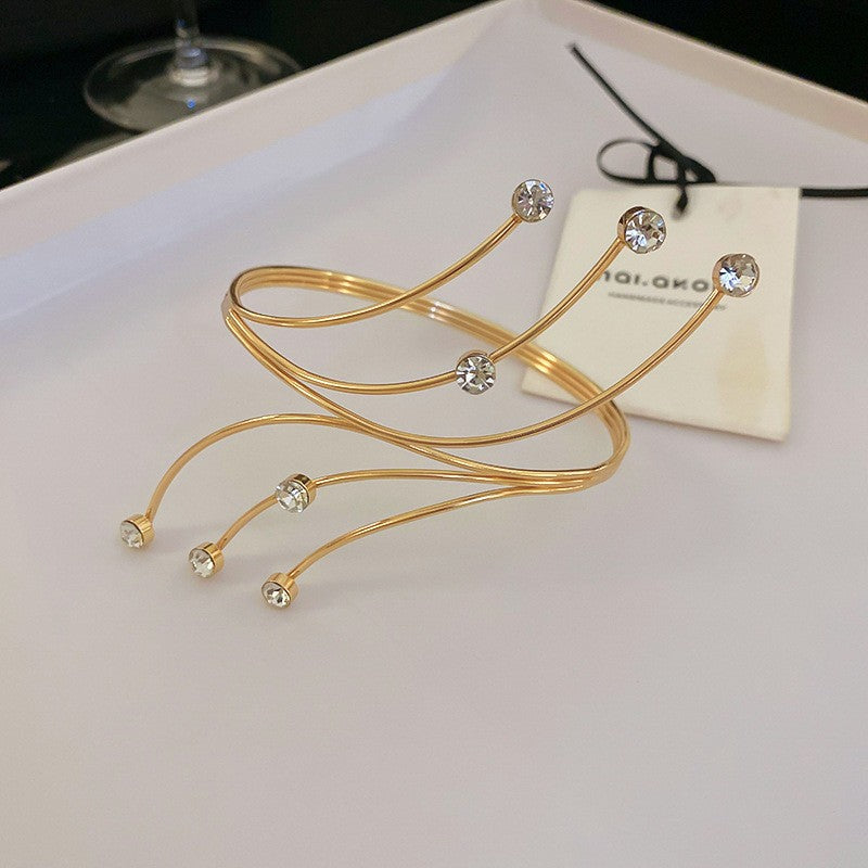Pulsera Cóncava Irregular Minimalista para Mujer en Aleación de Latón con Acabado Galvánico