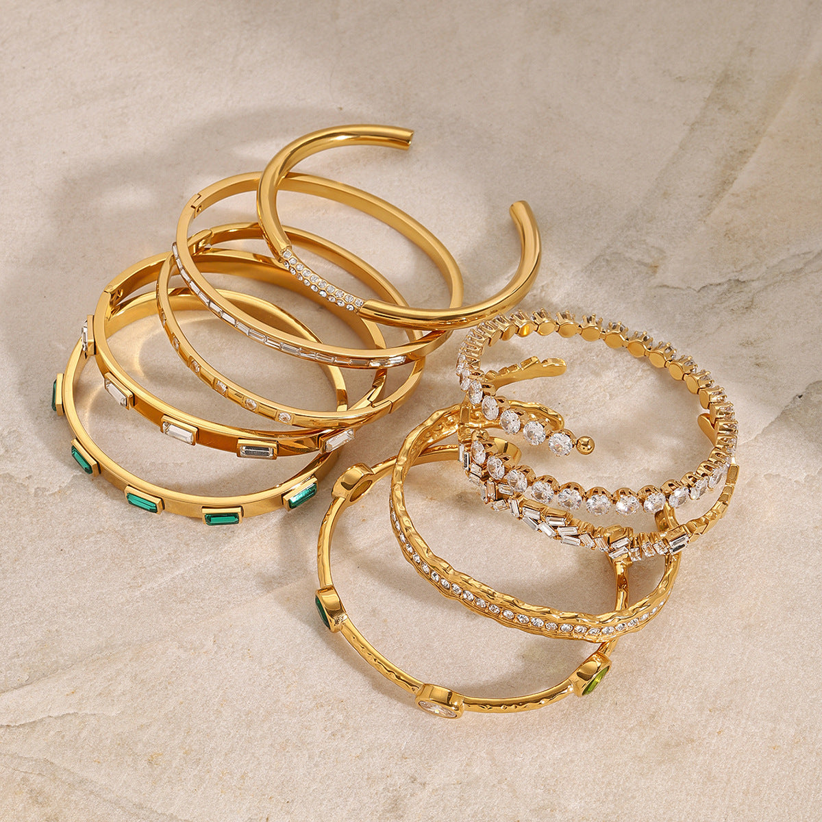 Pulsera minimalista geométrica de acero inoxidable enchapado con circonitas para mujer