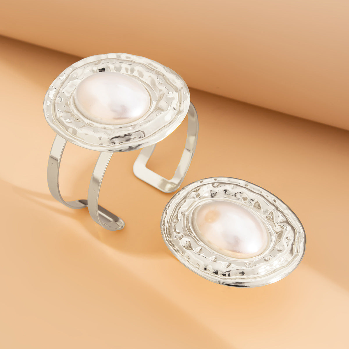 Luxury Elegant Oval Plated Alloy Bracelet Set with Pearl Inlay