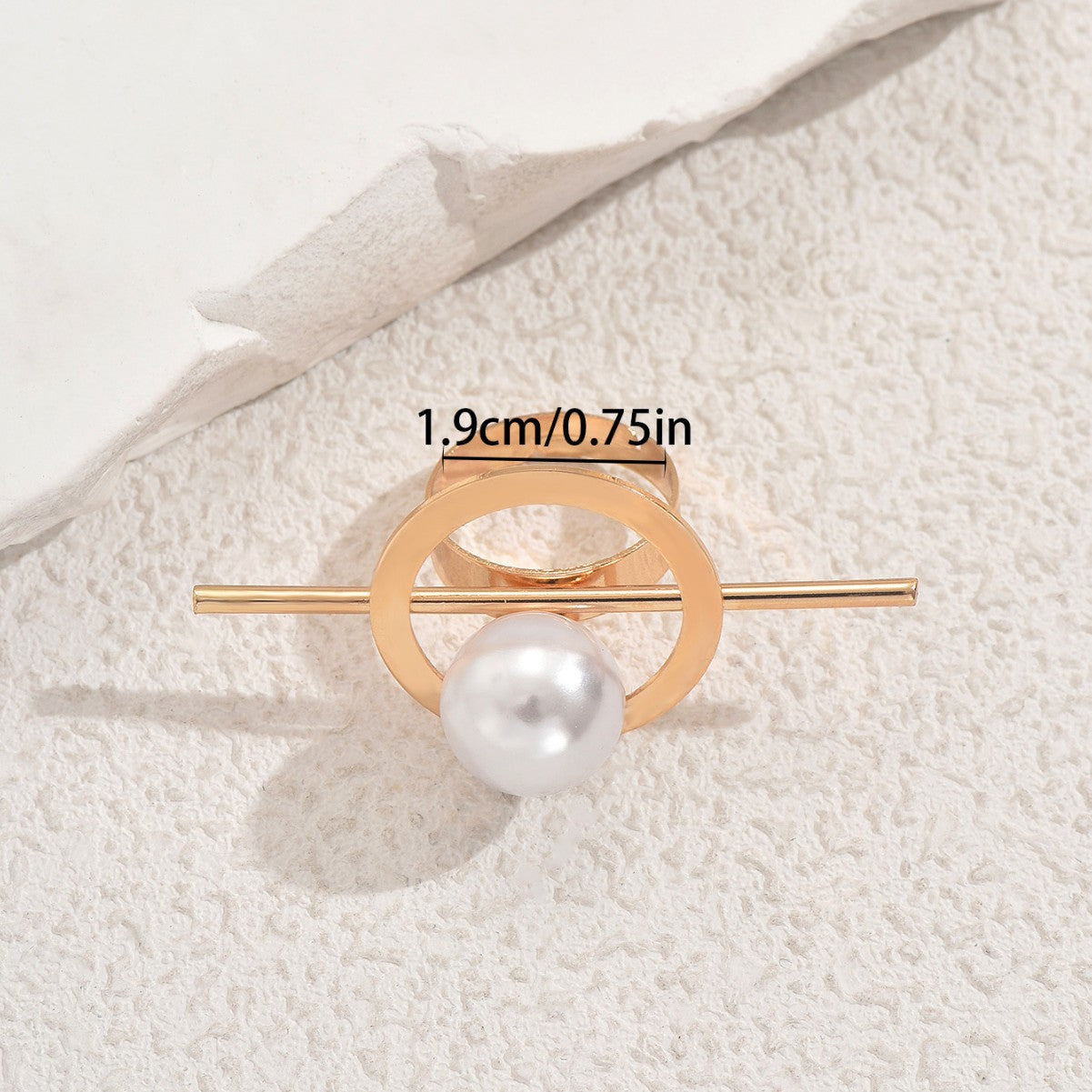 Anello da donna regolabile in lega di zinco con perle intarsiate e forme geometriche, perfetto per un look da ufficio alla moda