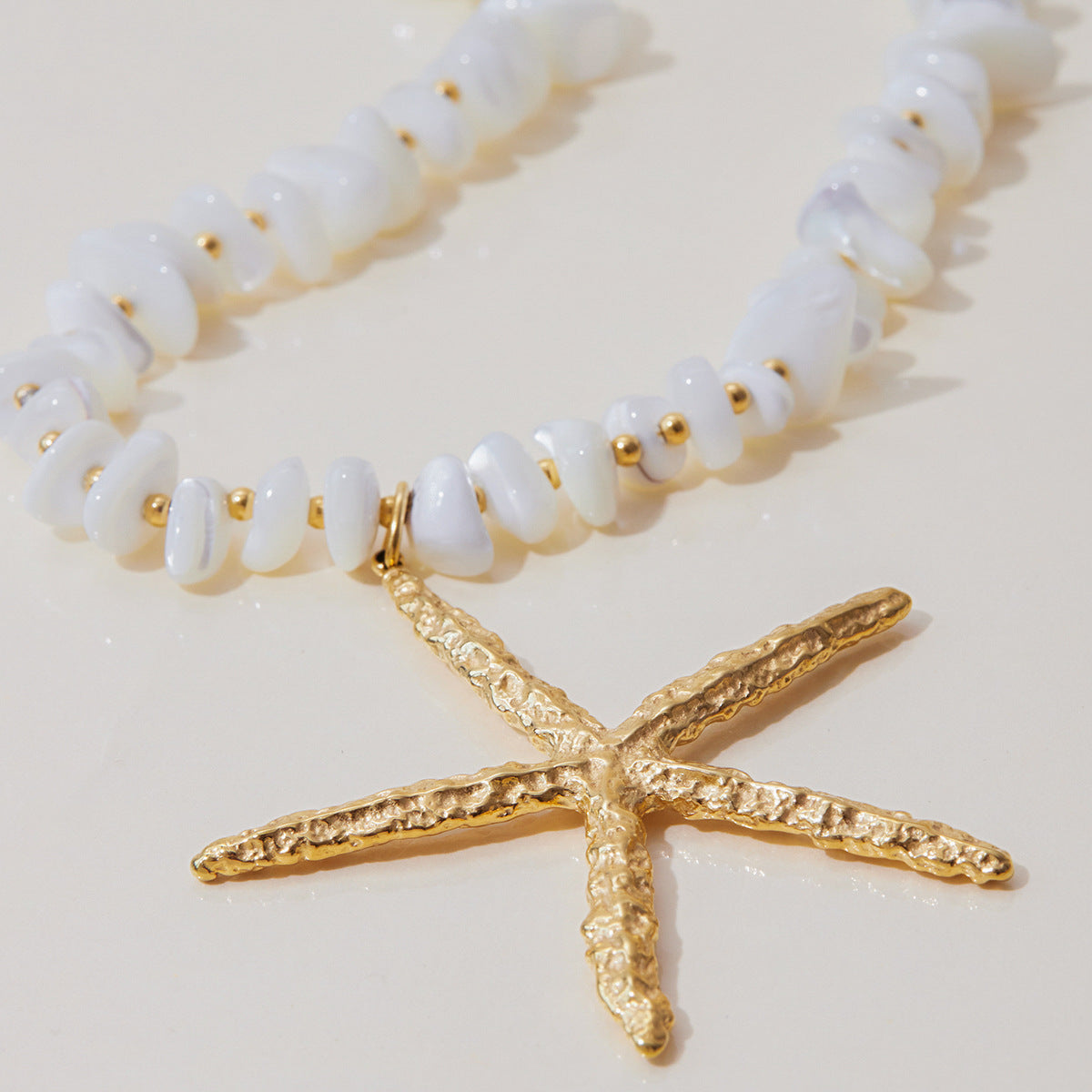 Collana da Donna in Acciaio al Titanio a Stella Marina Elegante con Finitura Galvanizzata