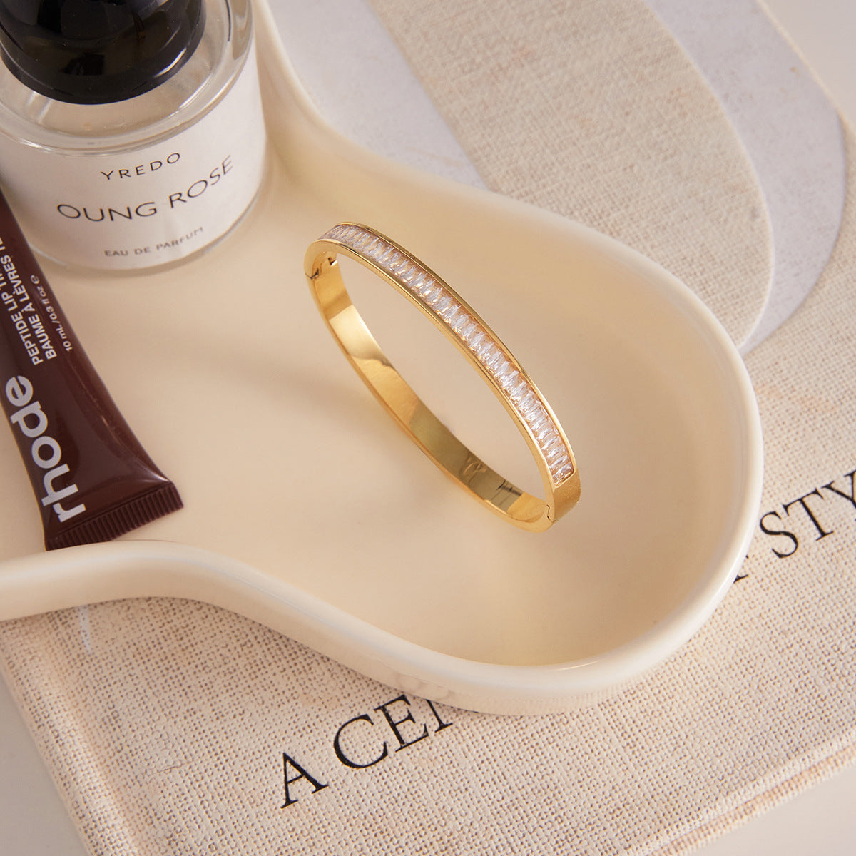 Pulsera de acero de titanio geométrica minimalista con incrustaciones de diamantes de imitación para mujer, joyería de lujo de acero inoxidable chapado hipoalergénico