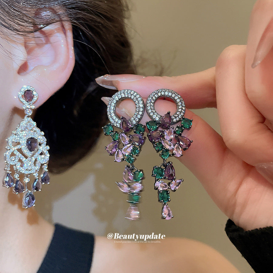 Orecchini geometrici a goccia stile vintage con intarsio di zirconi, base in rame e perni in acciaio inossidabile