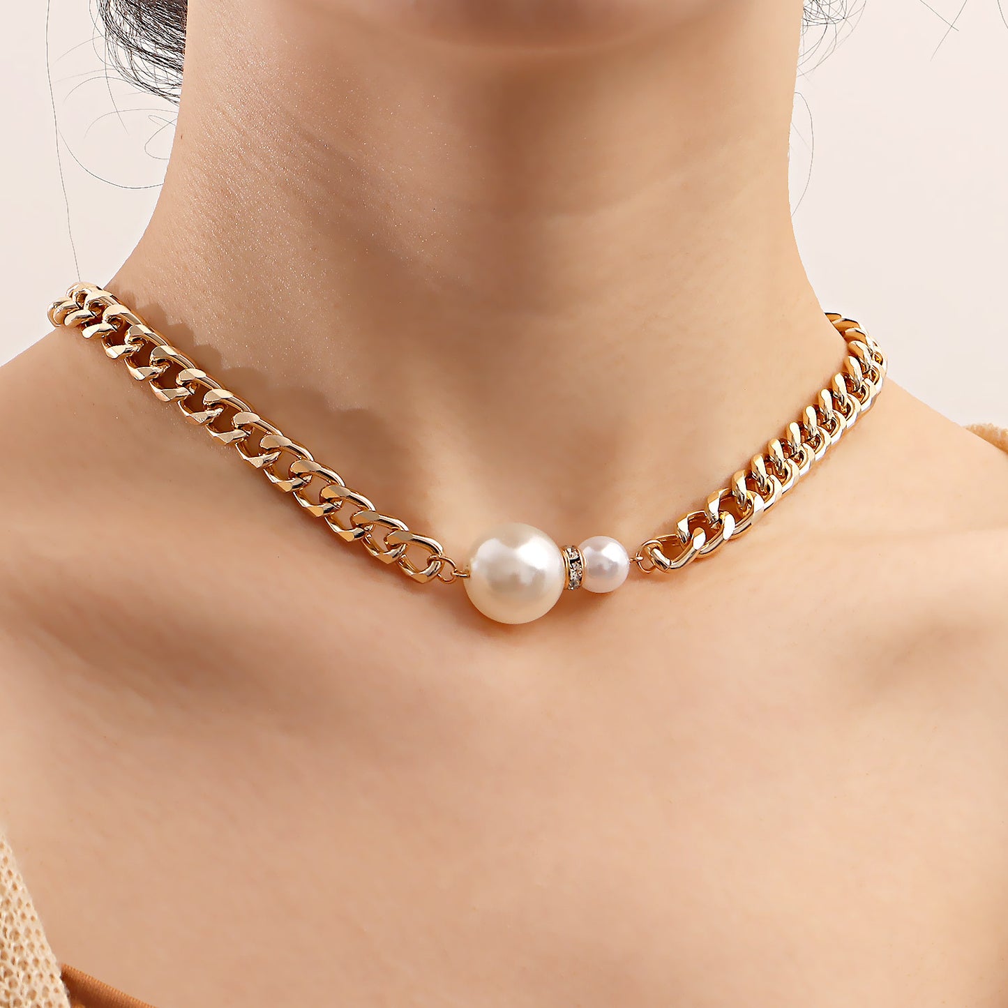 Vintage Street Style Geometric Alloy Pendant Necklace with Plated Finish and Clavicle Chain